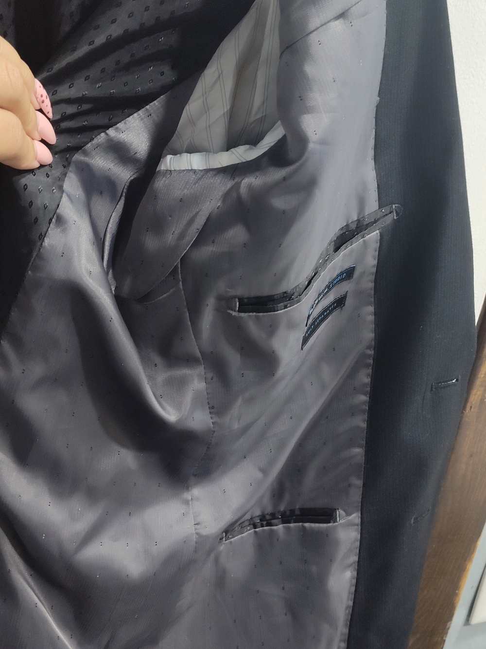 Vanheusen Men's Black Blazer